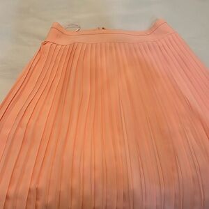 J.crew skirt in gorgeous peach. Women’s size 4. New with tags.